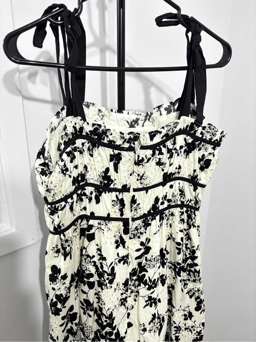 En Saison Black and White Floral Maxi Dress - Picture 8 of 8